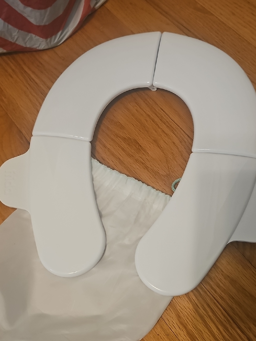 Fridababy Portable Folding Toilet Seat Cover